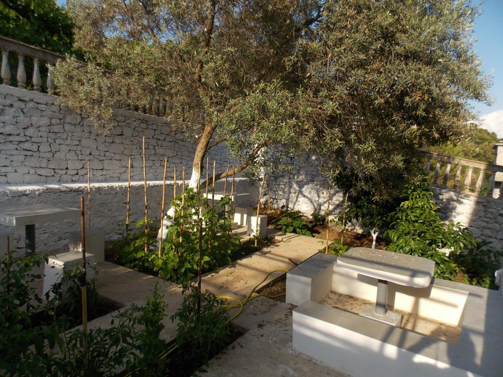 Guest House Vila Bega Sarandë Eksteriør bilde