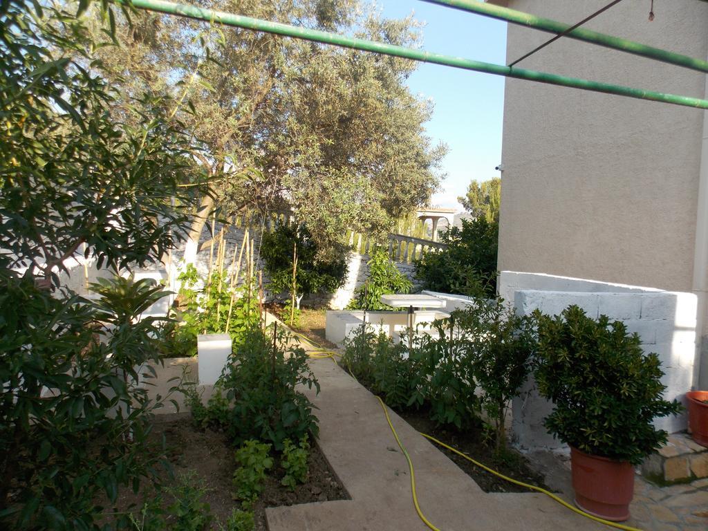 Guest House Vila Bega Sarandë Eksteriør bilde